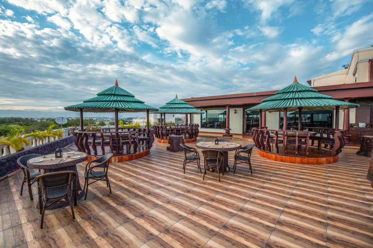 Hotel Jenneys Residency Coimbatore Zewnętrze zdjęcie